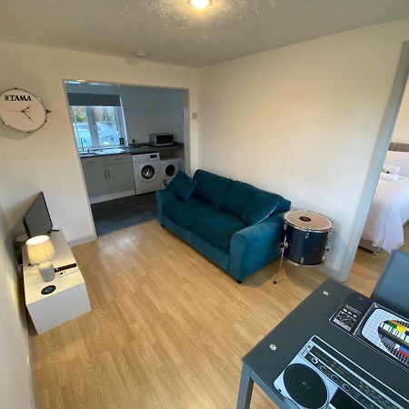 The Drum Room Holiday Apartment Near Horsham Southwater Экстерьер фото