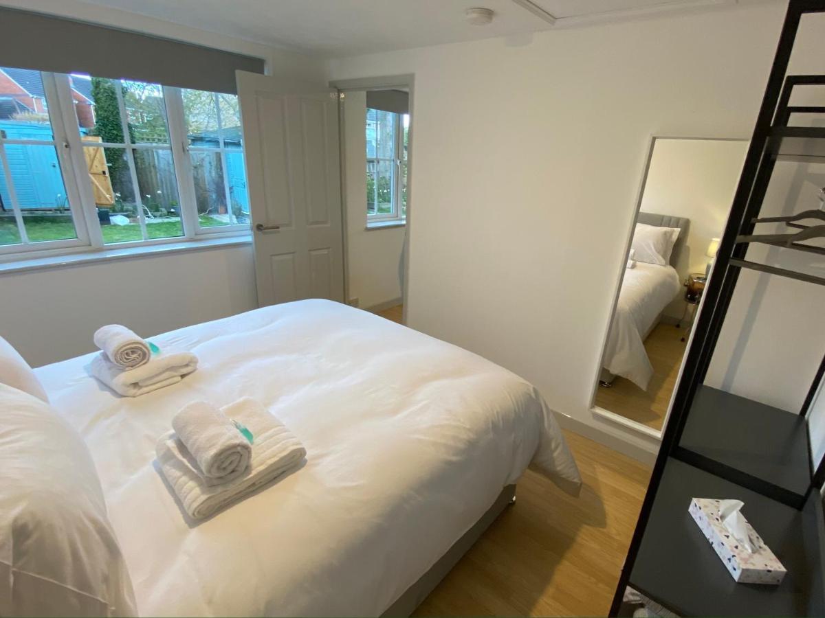 The Drum Room Holiday Apartment Near Horsham Southwater Экстерьер фото