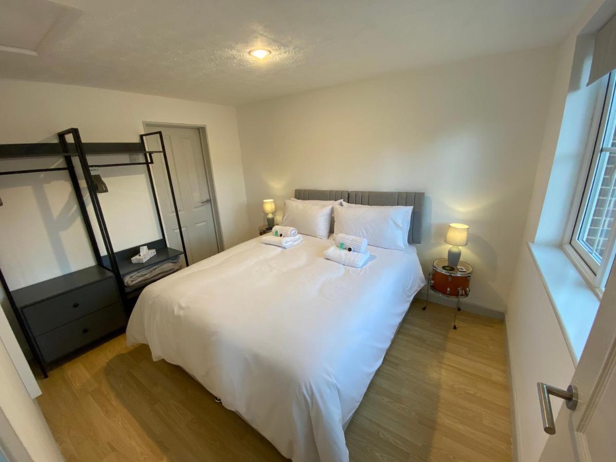 The Drum Room Holiday Apartment Near Horsham Southwater Экстерьер фото